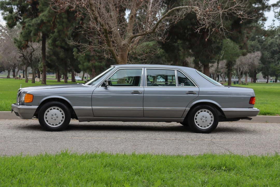 1988 Mercedes-Benz W126 S-Class Sedan - Image 28 of 31