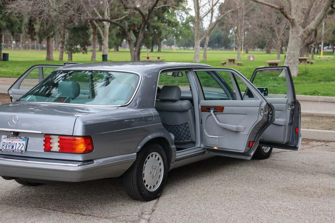 1988 Mercedes-Benz W126 S-Class Sedan - Image 31 of 31