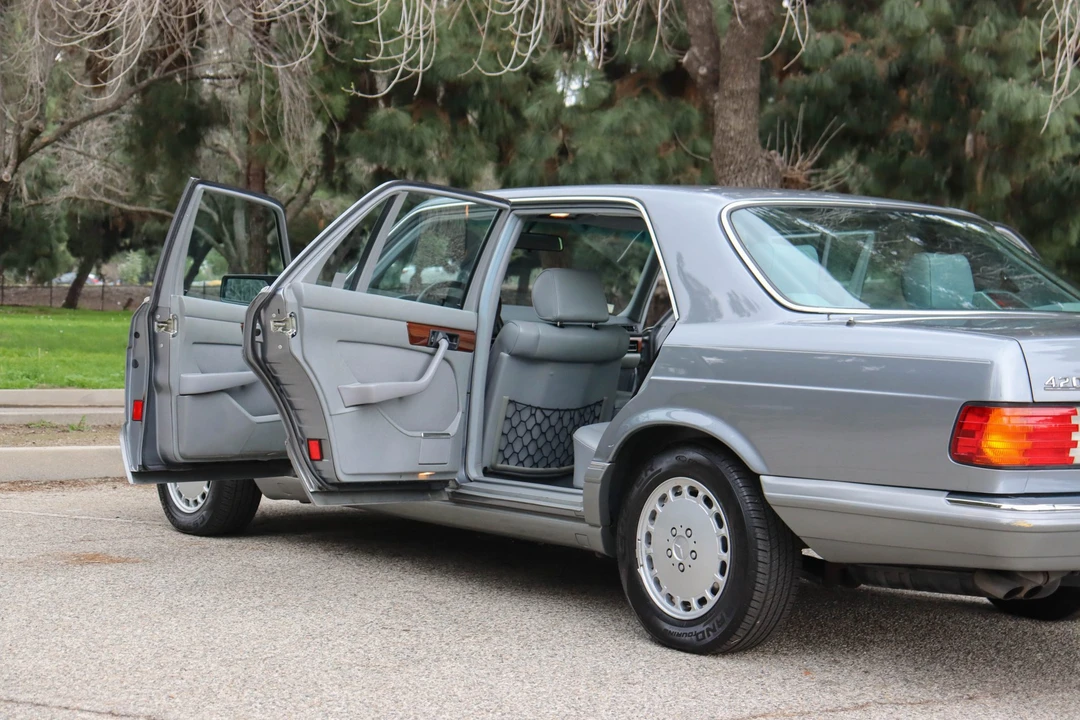 1988 Mercedes-Benz W126 S-Class Sedan - Image 29 of 31