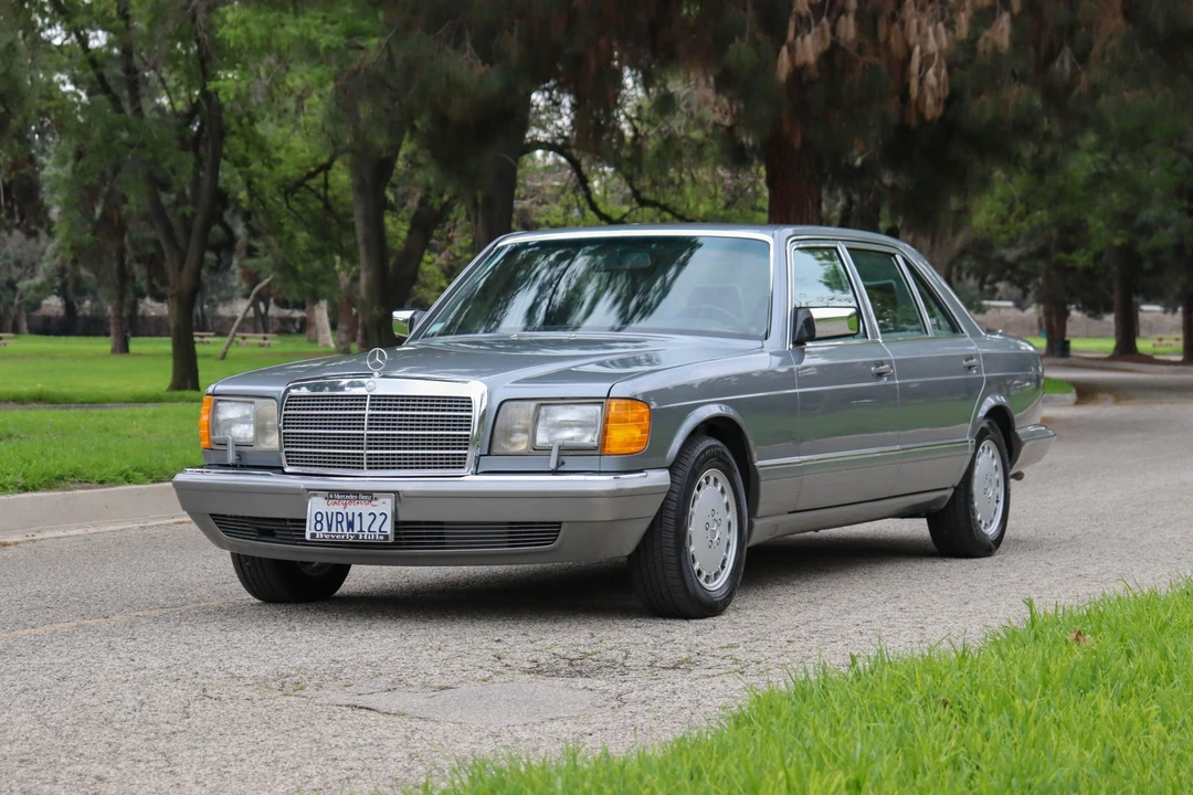 1988 Mercedes-Benz W126 S-Class Sedan - Image 3 of 31