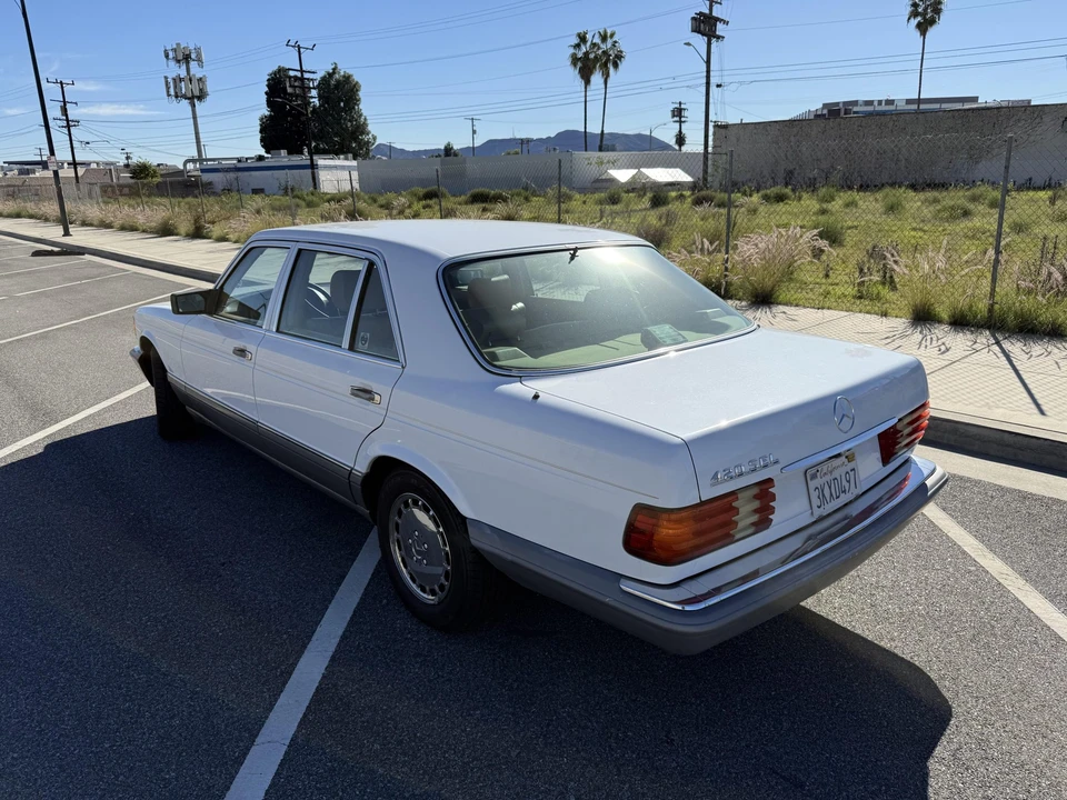 1988 Mercedes-Benz W126 S-Class Sedan - Image 3 of 31
