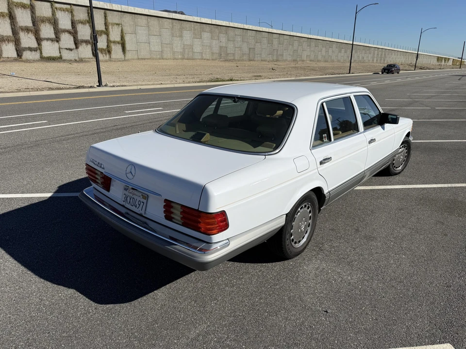 1988 Mercedes-Benz W126 S-Class Sedan - Image 5 of 31