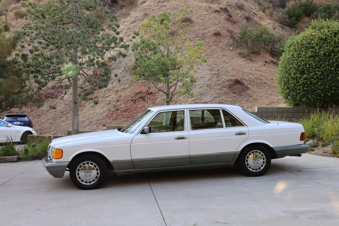 1988 Mercedes-Benz W126 S-Class Sedan - Image 17 of 31