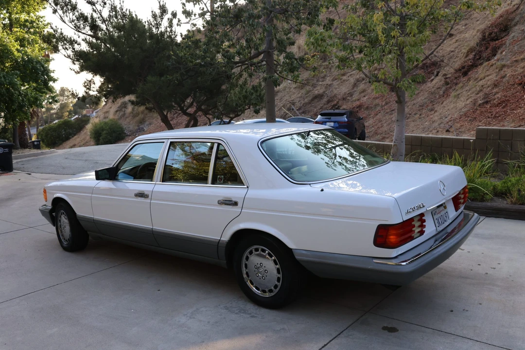 1988 Mercedes-Benz W126 S-Class Sedan - Image 24 of 31