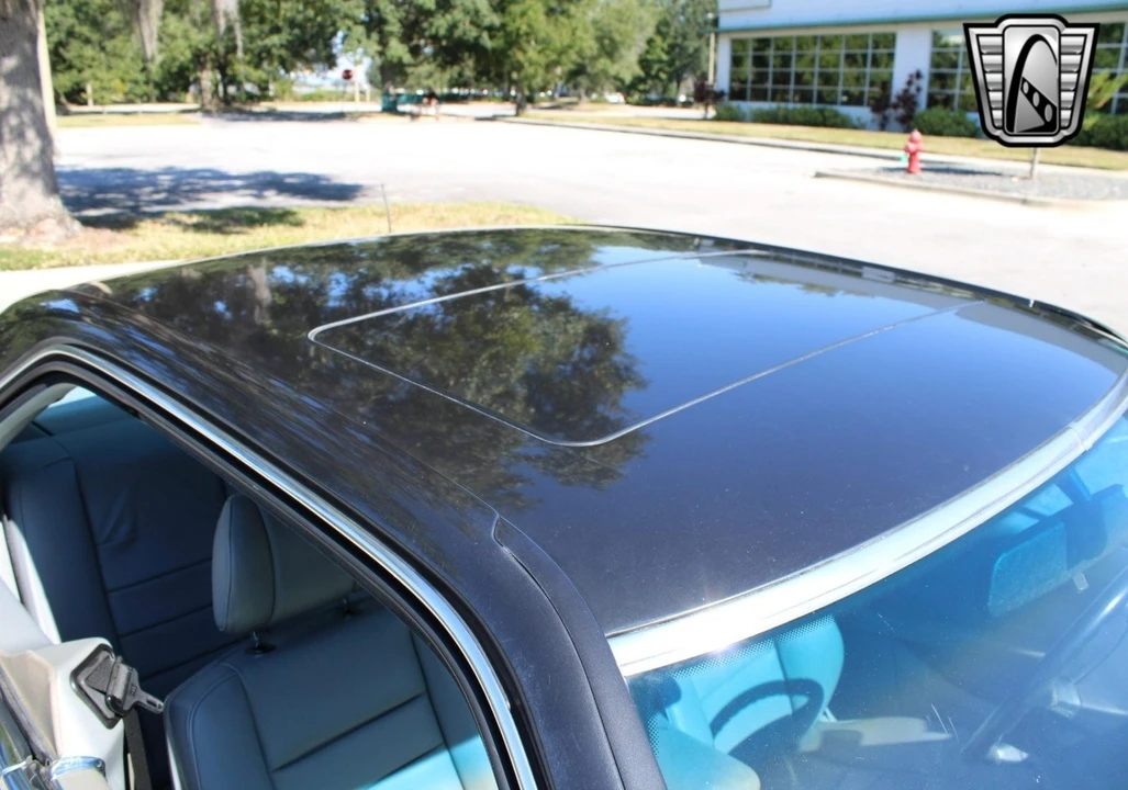1988 Mercedes-Benz 500E & E500 - Image 15 of 21