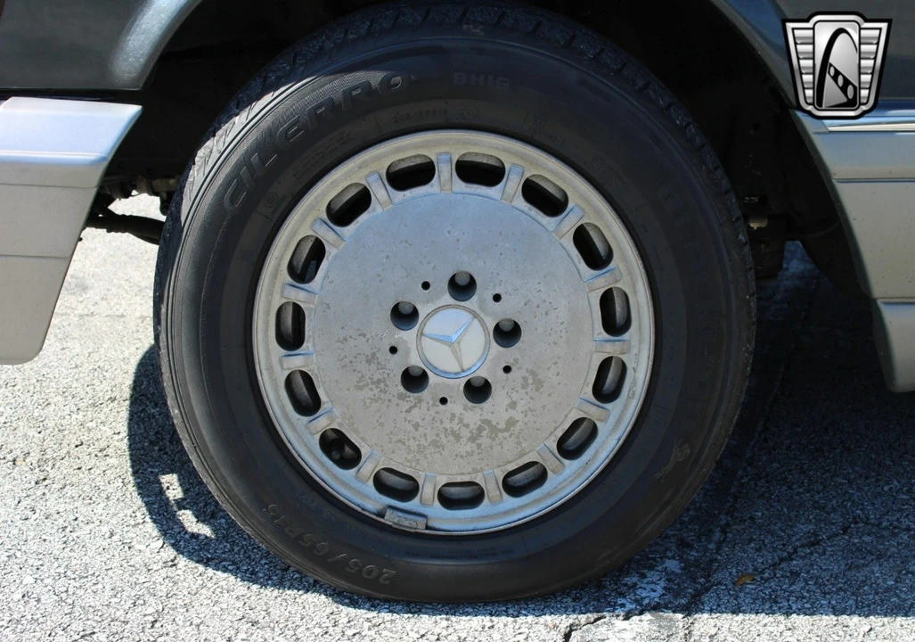 1988 Mercedes-Benz 500E & E500 - Image 14 of 21