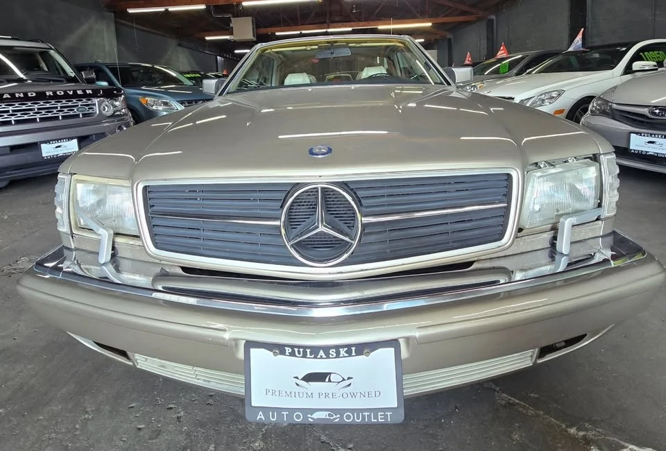 1988 Mercedes-Benz W126 S-Class Sedan - Image 3 of 20