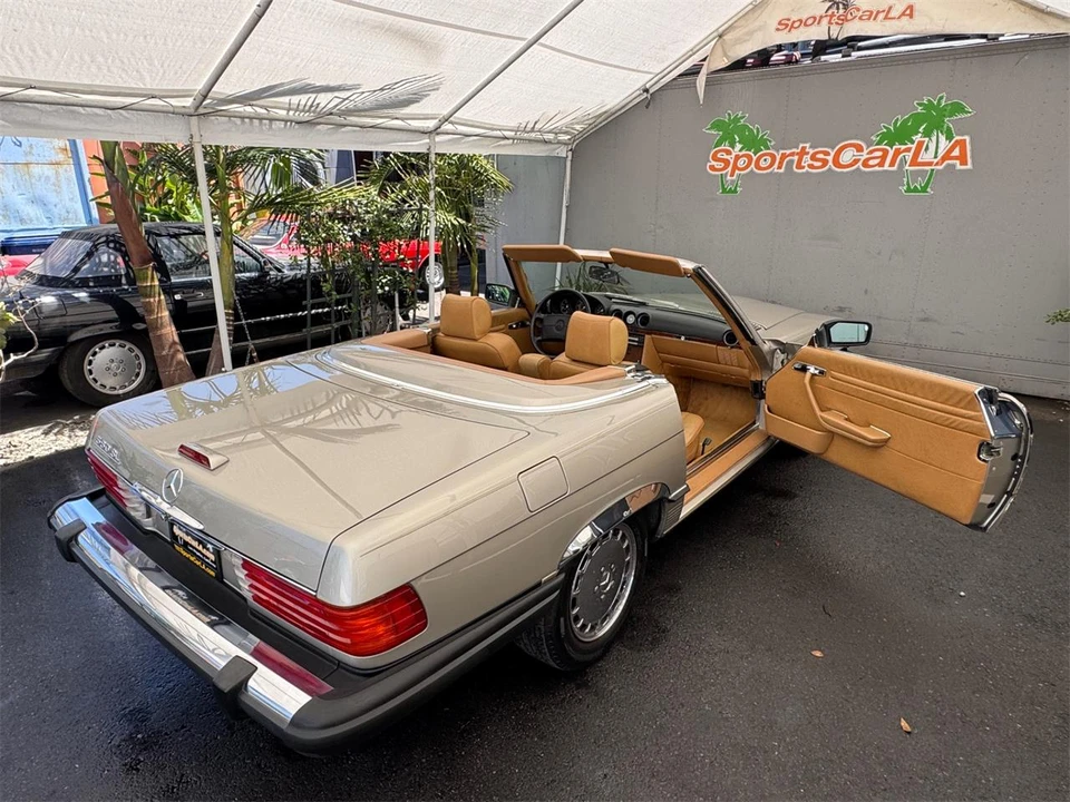 1988 Mercedes-Benz W126 S-Class Sedan - Image 3 of 31