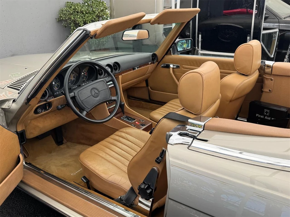 1988 Mercedes-Benz W126 S-Class Sedan - Image 18 of 31