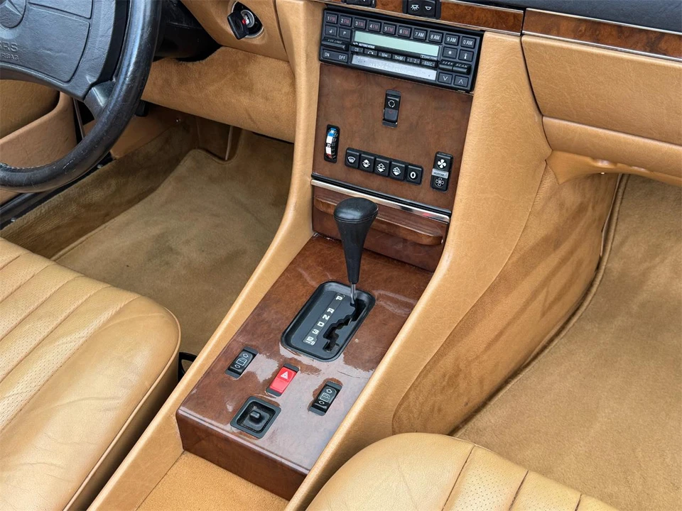 1988 Mercedes-Benz W126 S-Class Sedan - Image 30 of 31