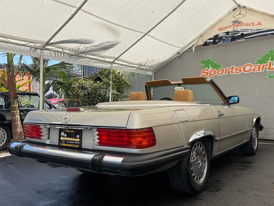 1988 Mercedes-Benz W126 S-Class Sedan - Image 4 of 31