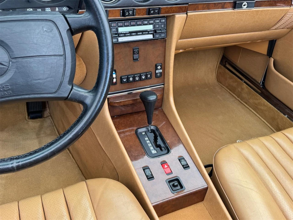 1988 Mercedes-Benz W126 S-Class Sedan - Image 19 of 31