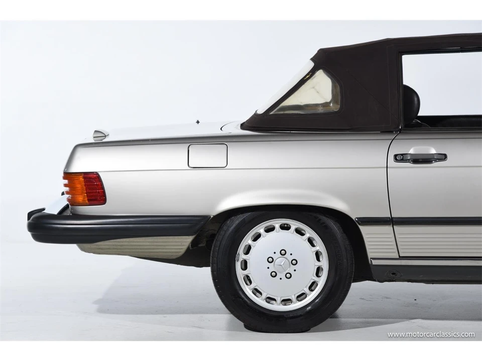 1988 Mercedes-Benz W126 S-Class Sedan - Image 22 of 31