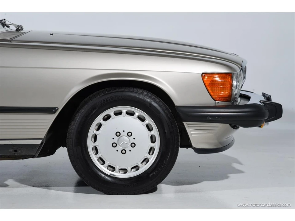 1988 Mercedes-Benz W126 S-Class Sedan - Image 28 of 31
