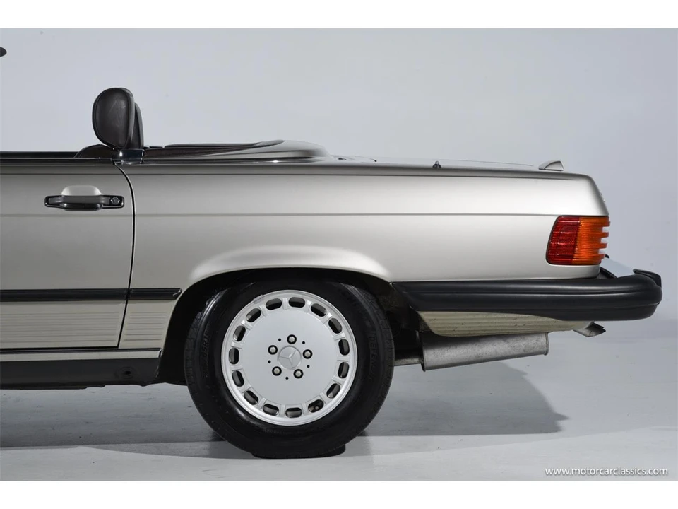 1988 Mercedes-Benz W126 S-Class Sedan - Image 20 of 31