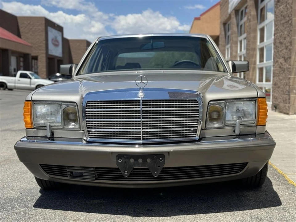 1988 Mercedes-Benz W126 S-Class Sedan - Image 11 of 31