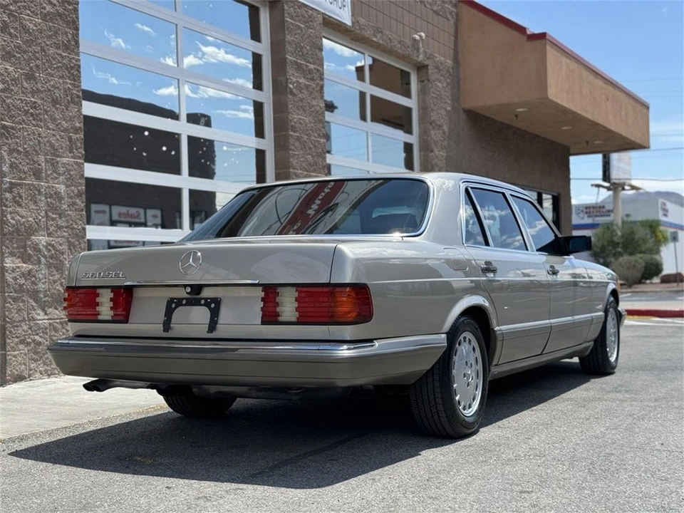 1988 Mercedes-Benz W126 S-Class Sedan - Image 5 of 31