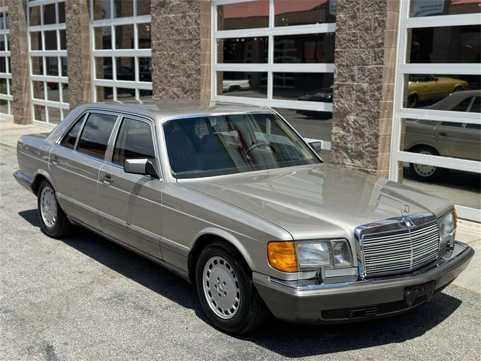 1988 Mercedes-Benz W126 S-Class Sedan - Image 3 of 31