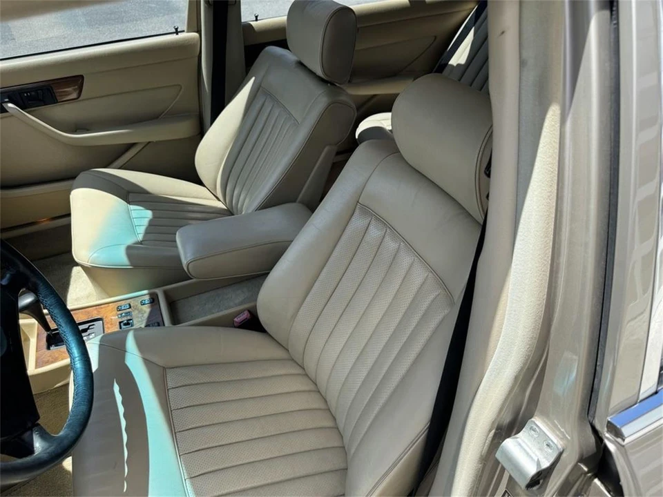 1988 Mercedes-Benz W126 S-Class Sedan - Image 13 of 31
