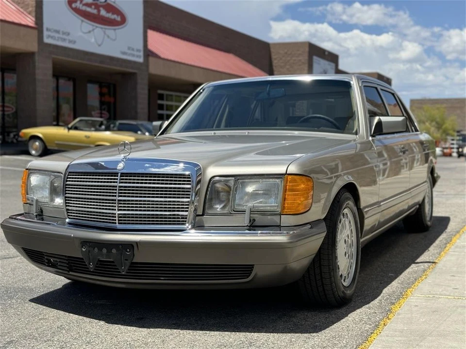 1988 Mercedes-Benz W126 S-Class Sedan - Image 9 of 31