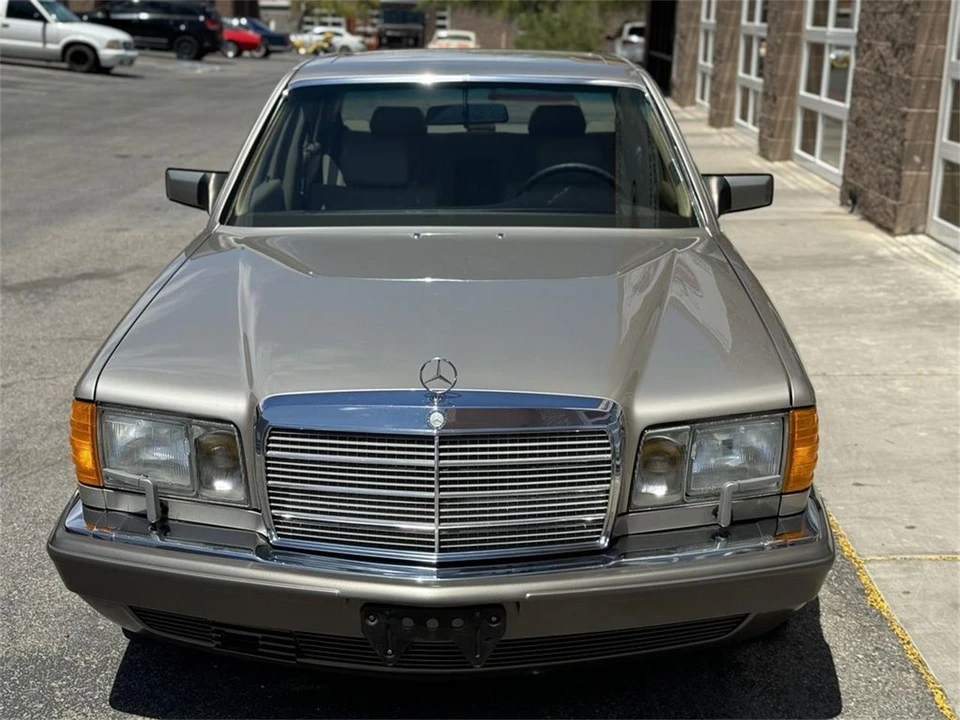 1988 Mercedes-Benz W126 S-Class Sedan - Image 10 of 31