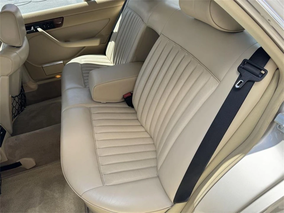 1988 Mercedes-Benz W126 S-Class Sedan - Image 18 of 31