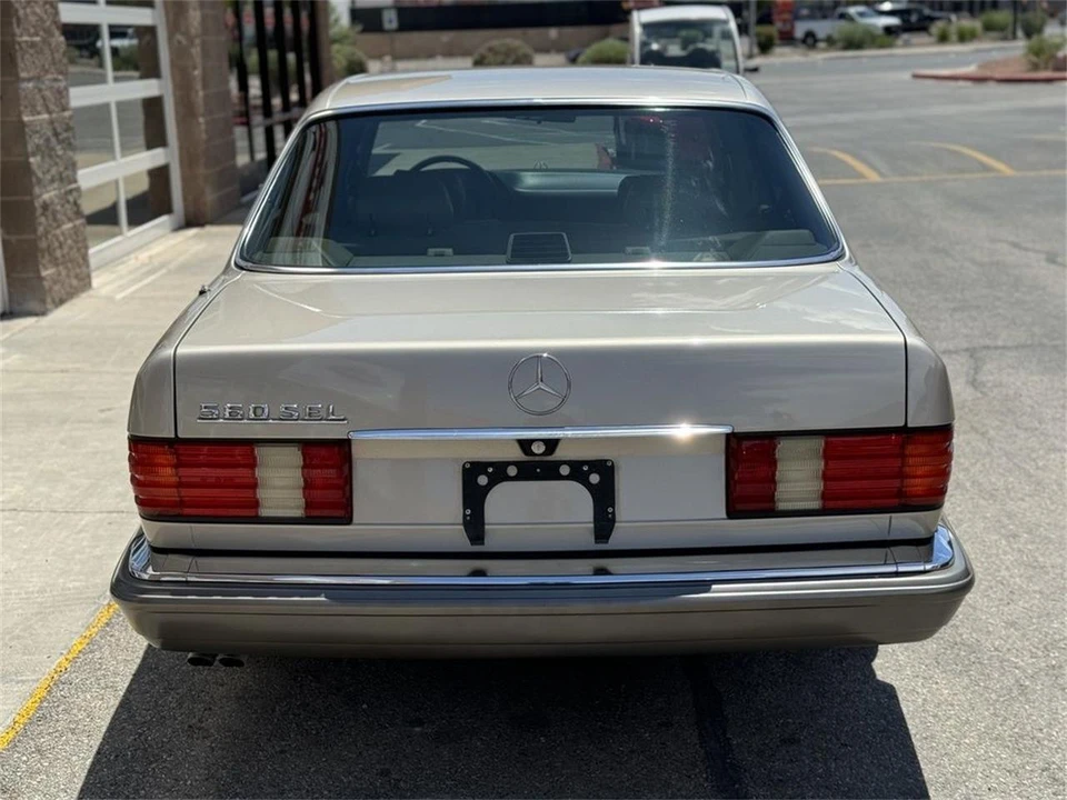 1988 Mercedes-Benz W126 S-Class Sedan - Image 6 of 31