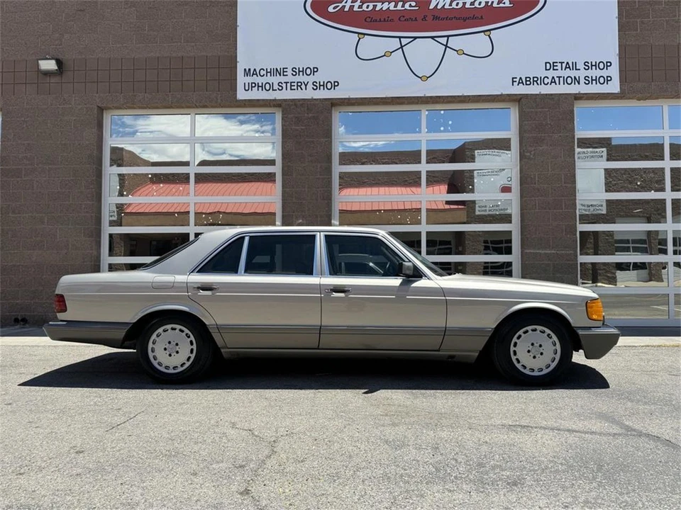 1988 Mercedes-Benz W126 S-Class Sedan - Image 2 of 31