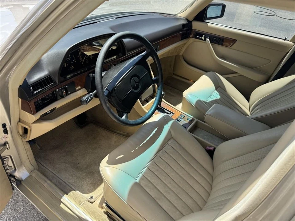 1988 Mercedes-Benz W126 S-Class Sedan - Image 12 of 31