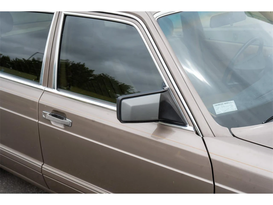 1988 Mercedes-Benz W126 S-Class Sedan - Image 11 of 28