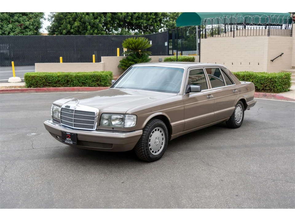 1988 Mercedes-Benz W126 S-Class Sedan - Image 3 of 28
