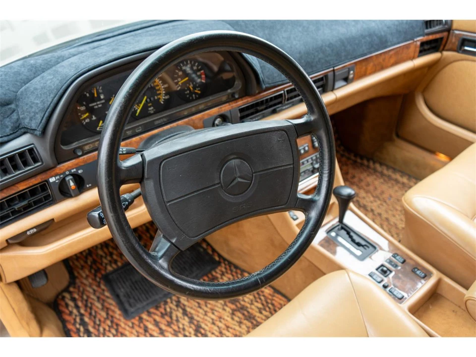 1988 Mercedes-Benz W126 S-Class Sedan - Image 12 of 28