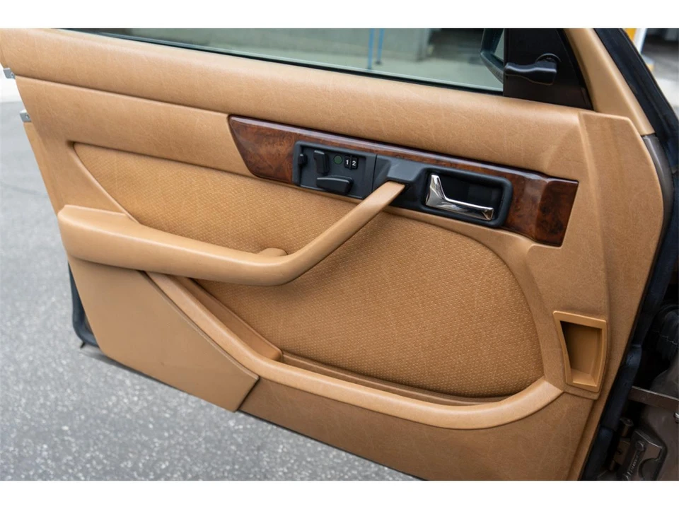 1988 Mercedes-Benz W126 S-Class Sedan - Image 15 of 28