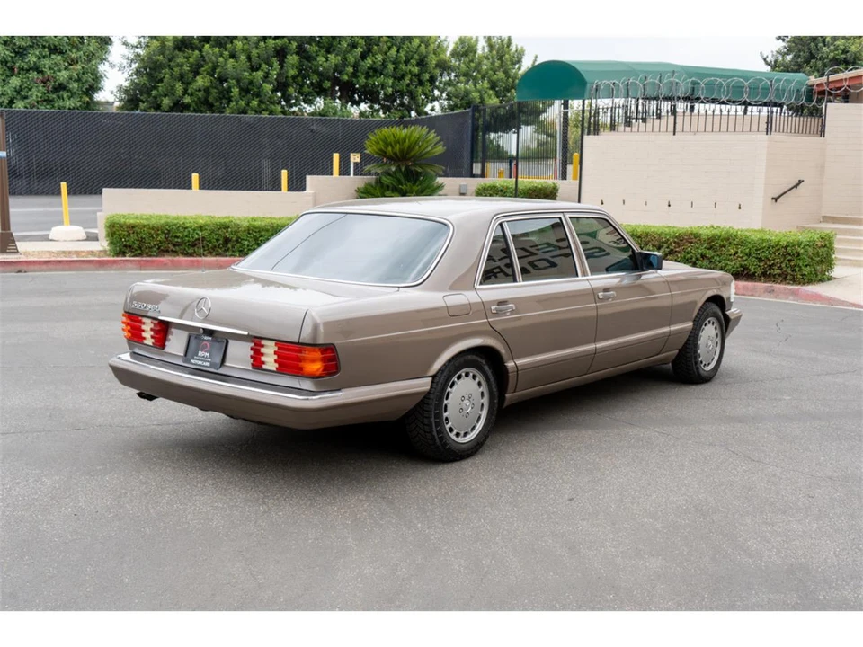 1988 Mercedes-Benz W126 S-Class Sedan - Image 7 of 28