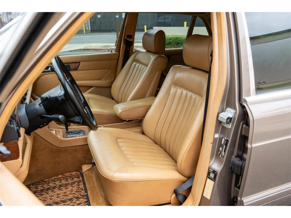 1988 Mercedes-Benz W126 S-Class Sedan - Image 13 of 28