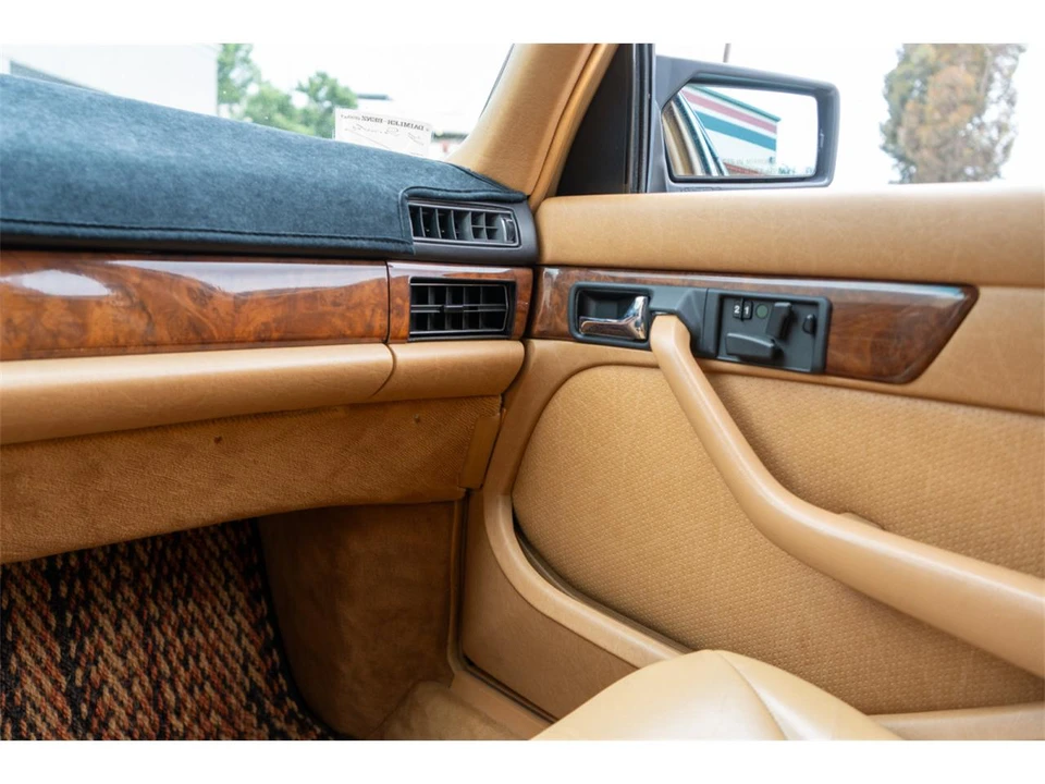1988 Mercedes-Benz W126 S-Class Sedan - Image 18 of 28