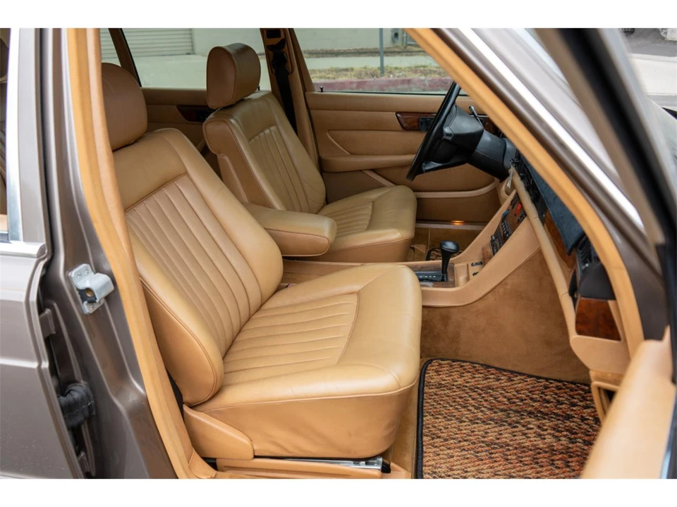 1988 Mercedes-Benz W126 S-Class Sedan - Image 22 of 28