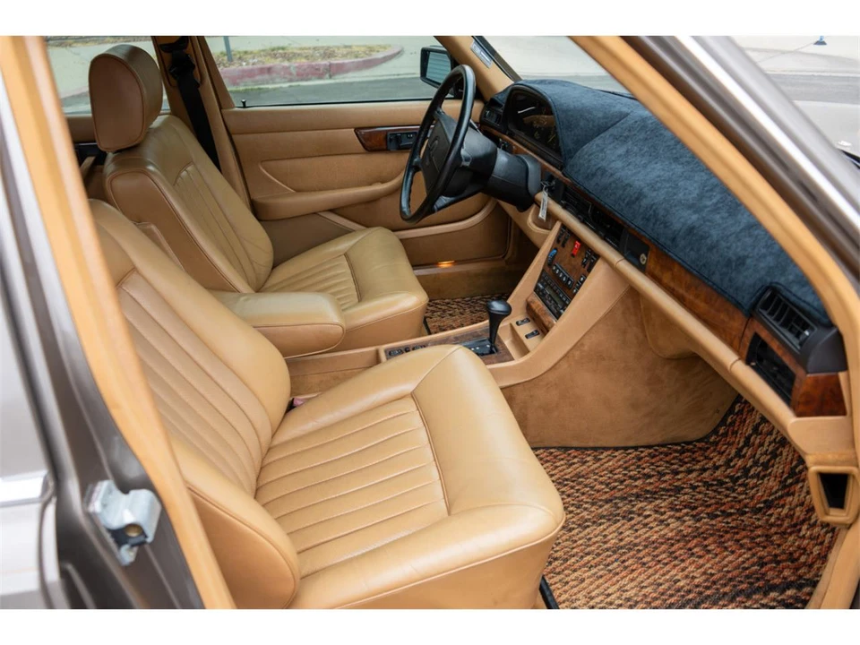 1988 Mercedes-Benz W126 S-Class Sedan - Image 23 of 28