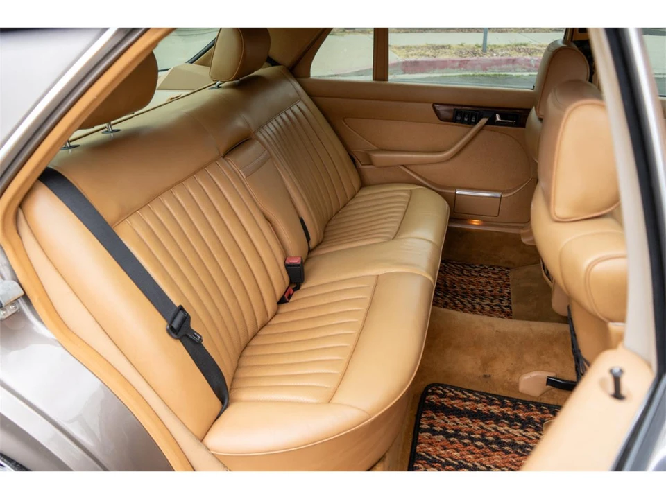 1988 Mercedes-Benz W126 S-Class Sedan - Image 24 of 28