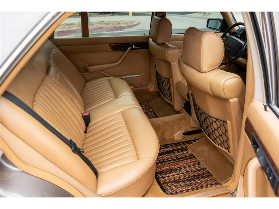 1988 Mercedes-Benz W126 S-Class Sedan - Image 25 of 28