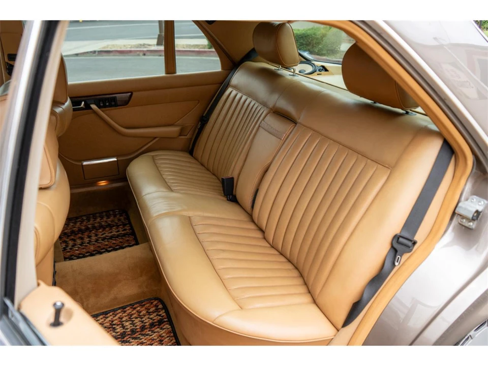 1988 Mercedes-Benz W126 S-Class Sedan - Image 26 of 28