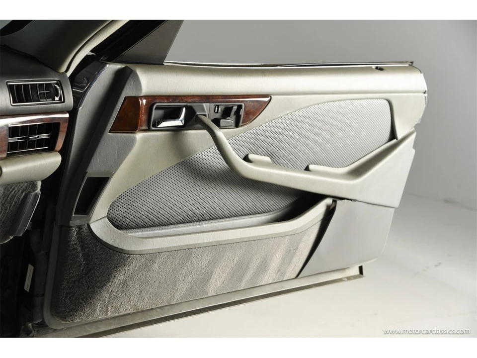 1988 Mercedes-Benz W126 S-Class Sedan - Image 31 of 31