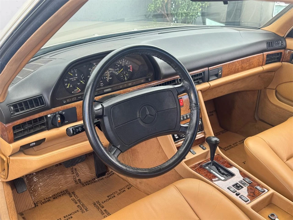 1988 Mercedes-Benz W126 S-Class Sedan - Image 28 of 31