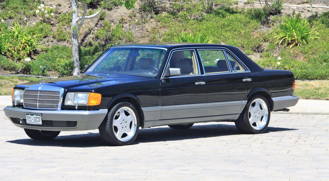 1988 Mercedes-Benz W126 S-Class Sedan - Image 4 of 31