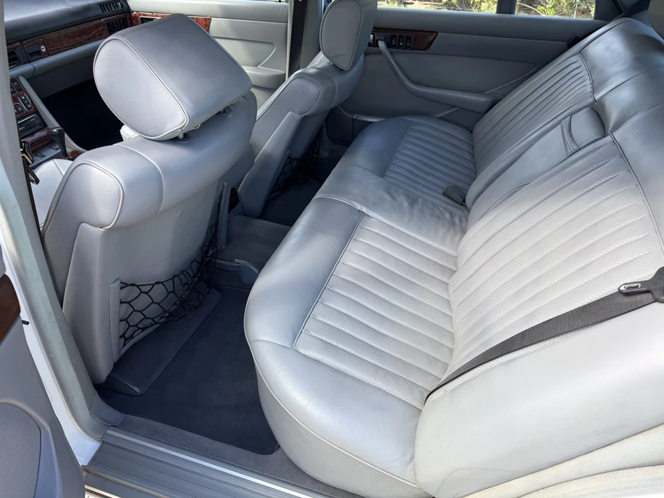 1988 Mercedes-Benz W126 S-Class Sedan - Image 17 of 21