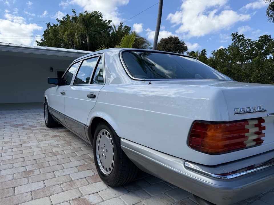 1988 Mercedes-Benz W126 S-Class Sedan - Image 8 of 21