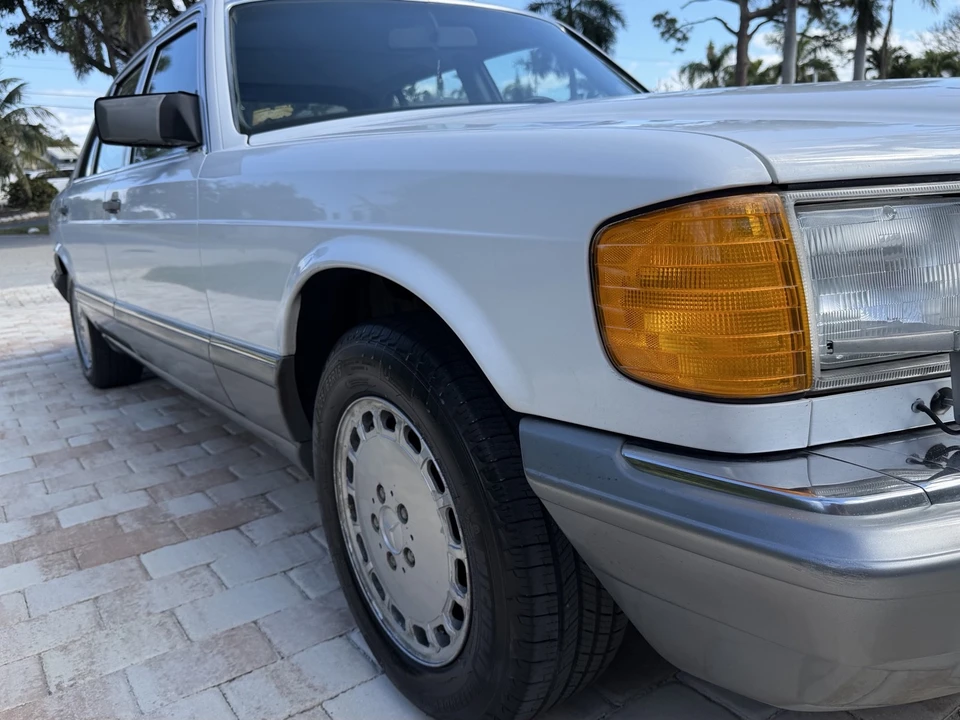 1988 Mercedes-Benz W126 S-Class Sedan - Image 11 of 21