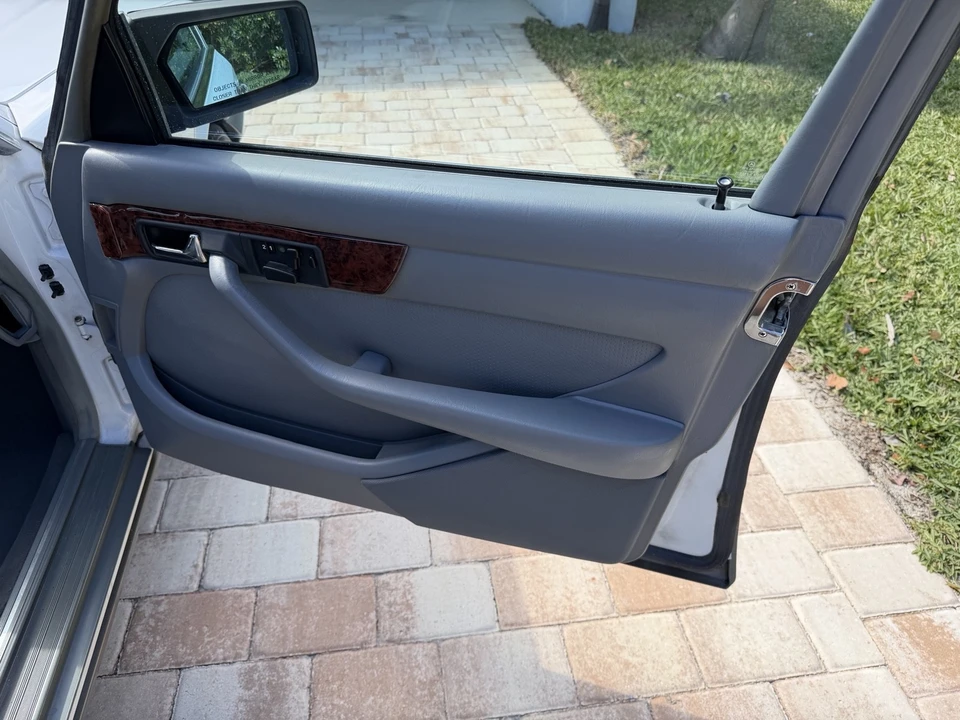 1988 Mercedes-Benz W126 S-Class Sedan - Image 21 of 21