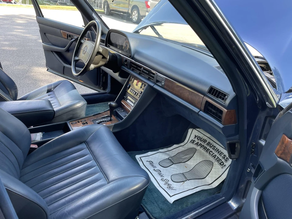 1988 Mercedes-Benz W126 S-Class Sedan - Image 27 of 31