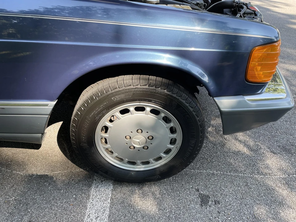 1988 Mercedes-Benz W126 S-Class Sedan - Image 18 of 31